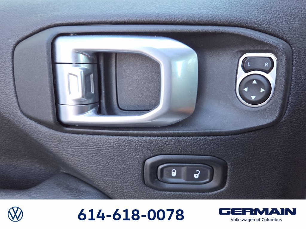Used 2023 Jeep Wrangler Unlimited Sahara w/ Cold Weather Group AWD/4WD image 31