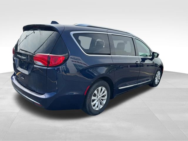 Used 2019 Chrysler Pacifica Touring-L FWD image 7