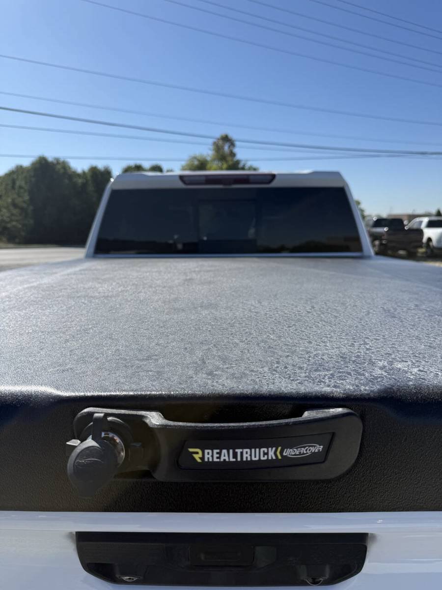 Used 2023 Chevrolet Silverado 3500 High Country AWD/4WD image 11