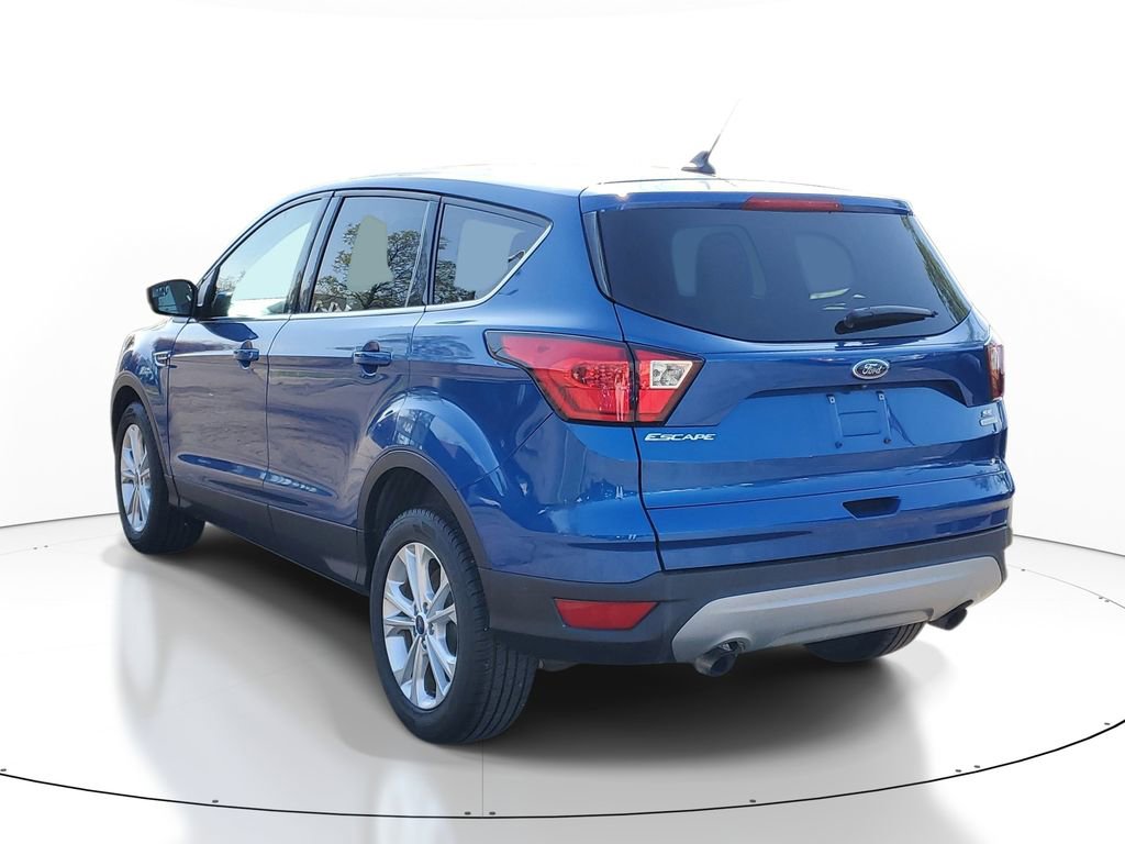 Used 2019 Ford Escape SE FWD image 3