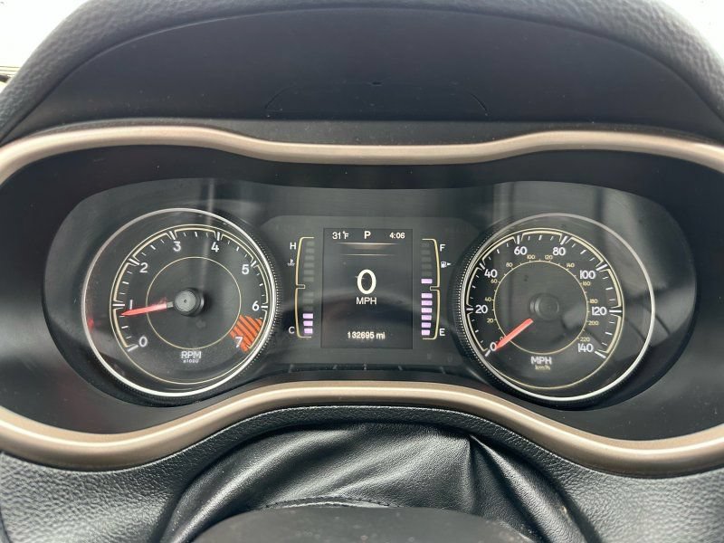 Used 2014 Jeep Cherokee Latitude w/ Cold Weather Group FWD image 14