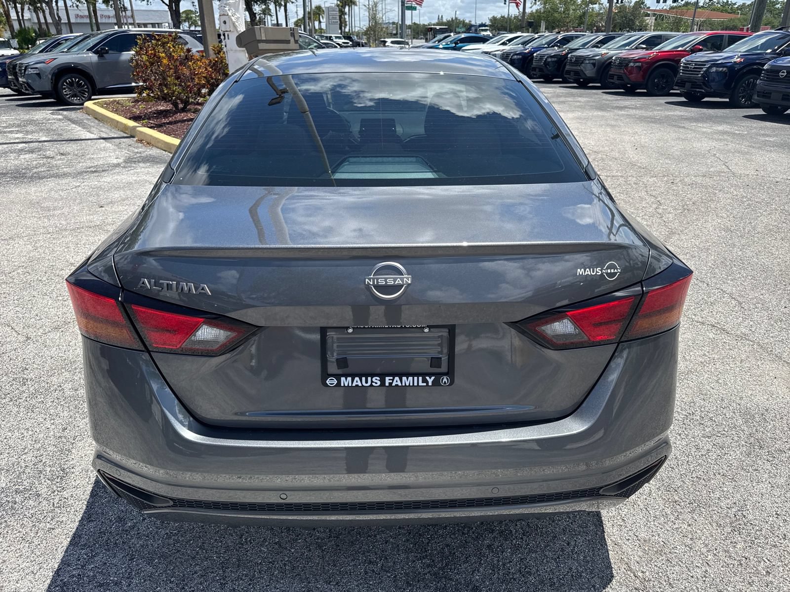 Used 2024 Nissan Altima 2.5 S FWD image 13