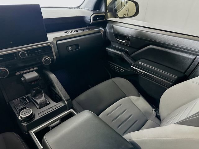 Used 2025 Toyota Tacoma TRD Off-Road image 24