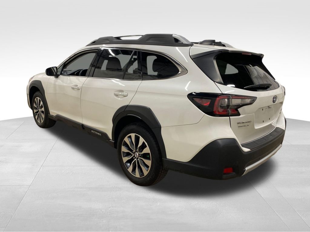 Certified 2023 Subaru Outback Touring AWD/4WD image 2