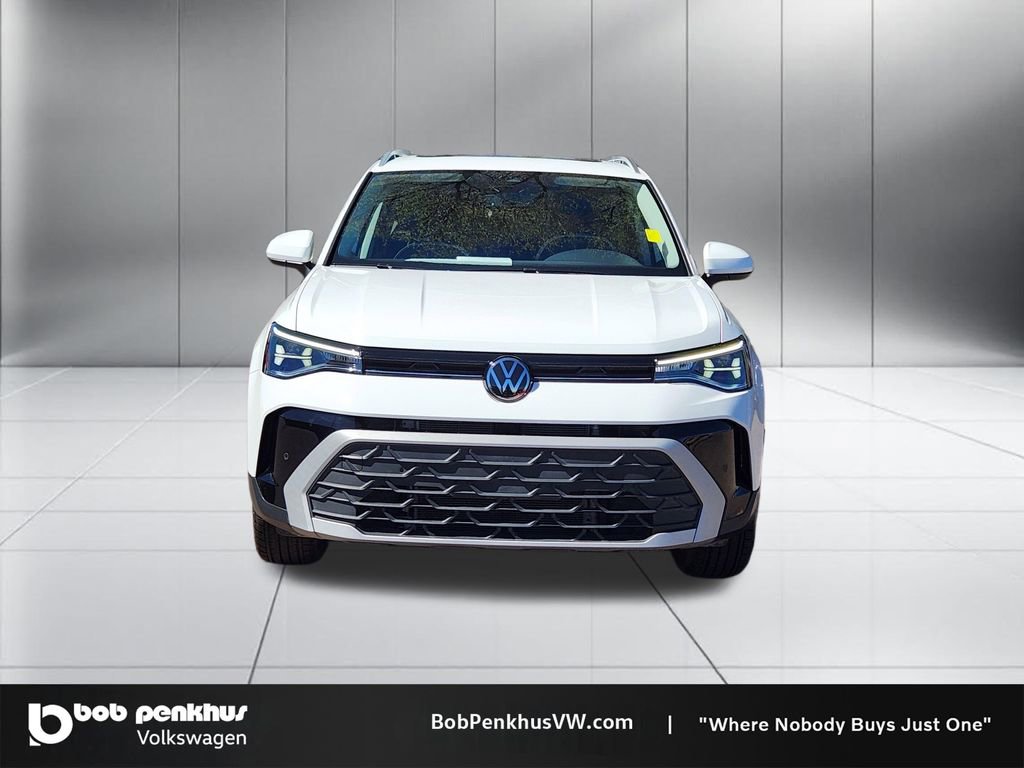 Used 2025 Volkswagen Taos SE image 22