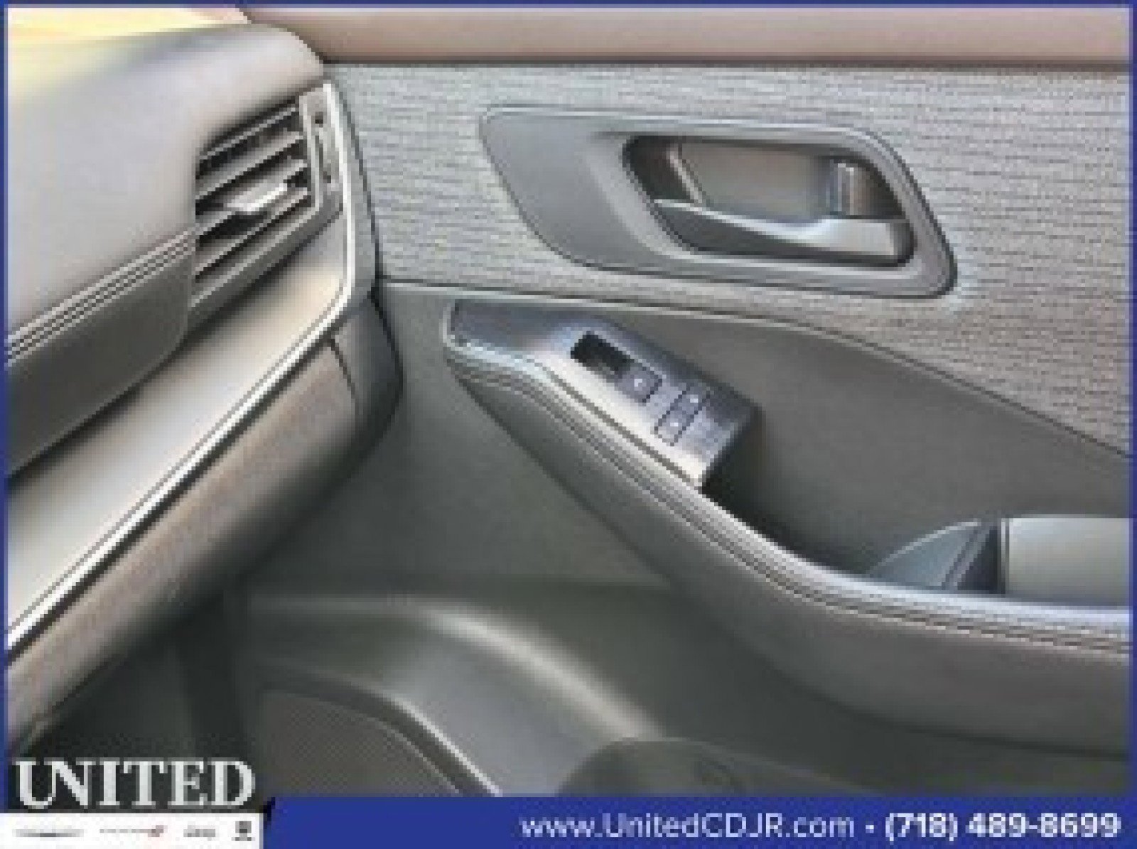 Used 2021 Nissan Rogue S image 25