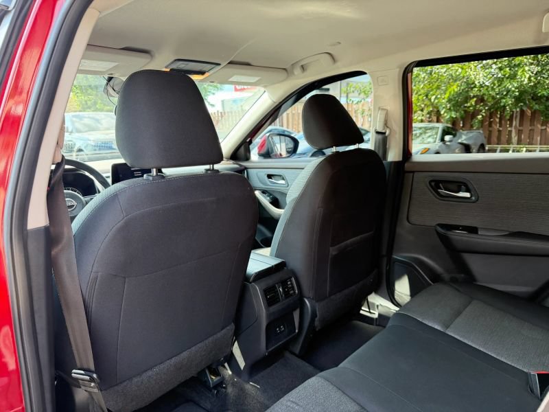 Used 2023 Nissan Rogue SV AWD/4WD image 17
