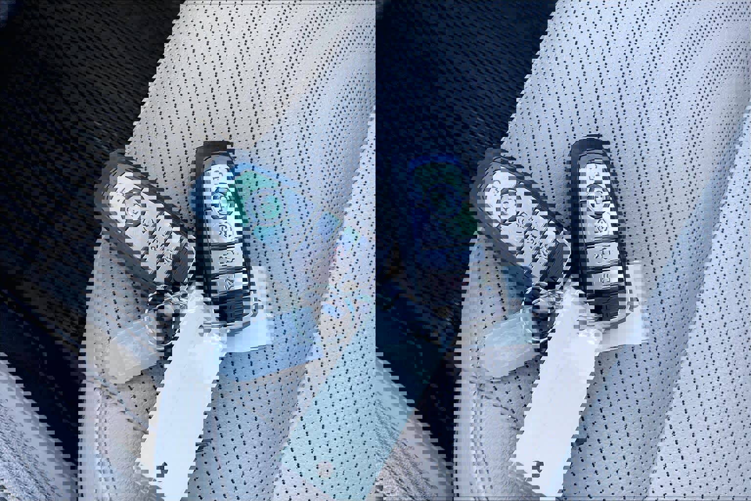 Used 2020 Ford Escape Titanium image 14