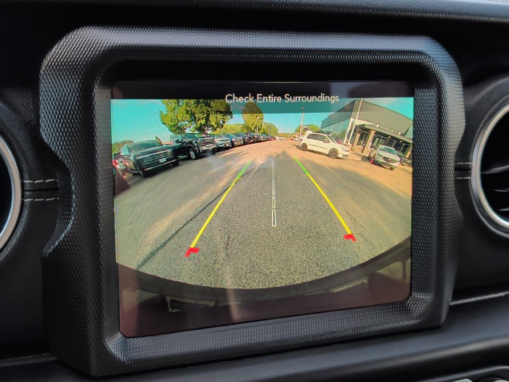 Used 2022 Jeep Wrangler Unlimited Sahara w/ Cold Weather Group AWD/4WD image 22