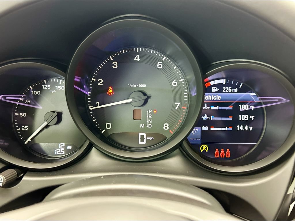 Used 2026 Porsche Macan AWD/4WD image 35