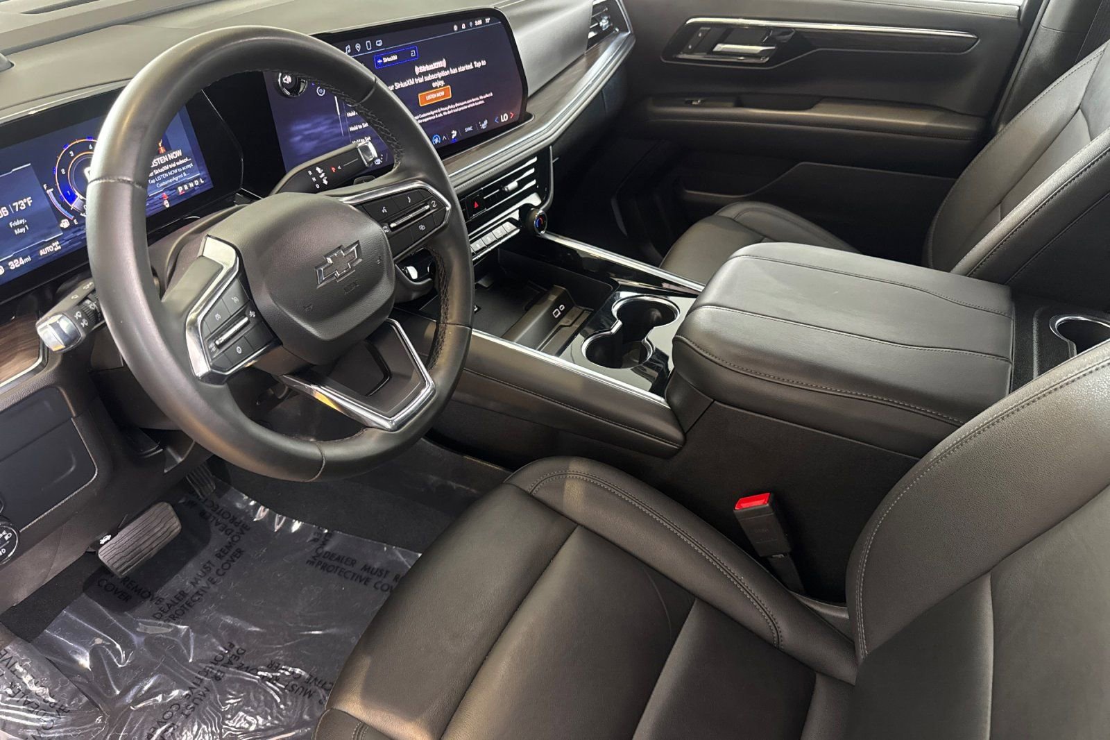 Used 2025 Chevrolet Suburban Z71 AWD/4WD image 9