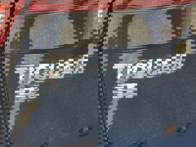 Used 2021 Volkswagen Tiguan SE image 5