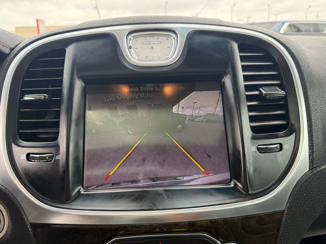 Used 2016 Chrysler 300 C image 24