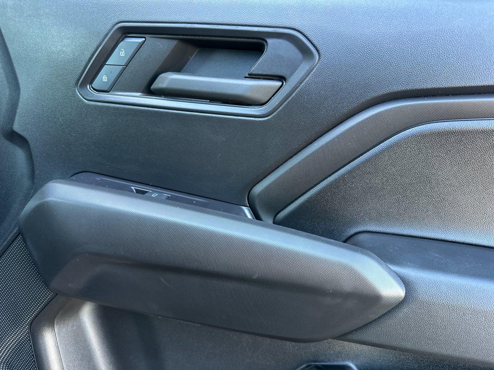 Used 2024 Chevrolet Colorado Trail Boss w/ LPO, Dark Essentials Package image 29