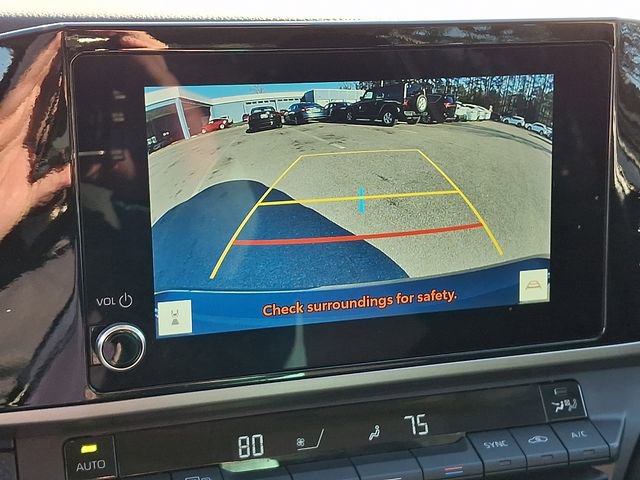 Used 2025 Toyota Camry LE image 21