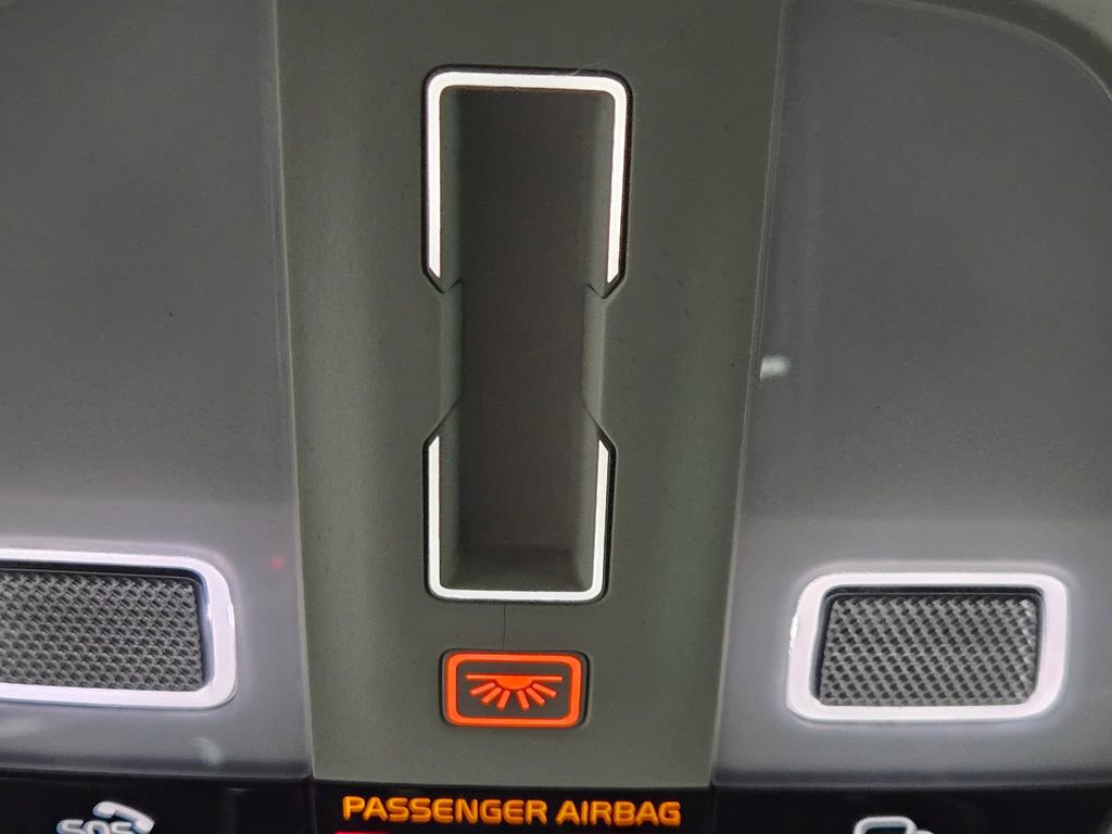 Used 2025 Volvo V60 B5 Cross Country Plus image 6