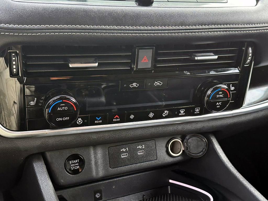 Certified 2025 Nissan Rogue SL w/ Tech Package image 30