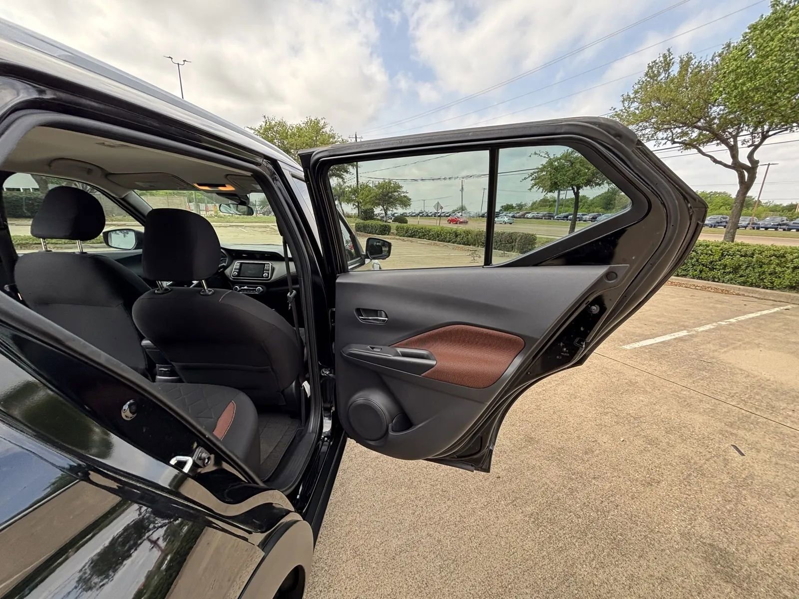 Used 2020 Nissan Kicks SR FWD image 18