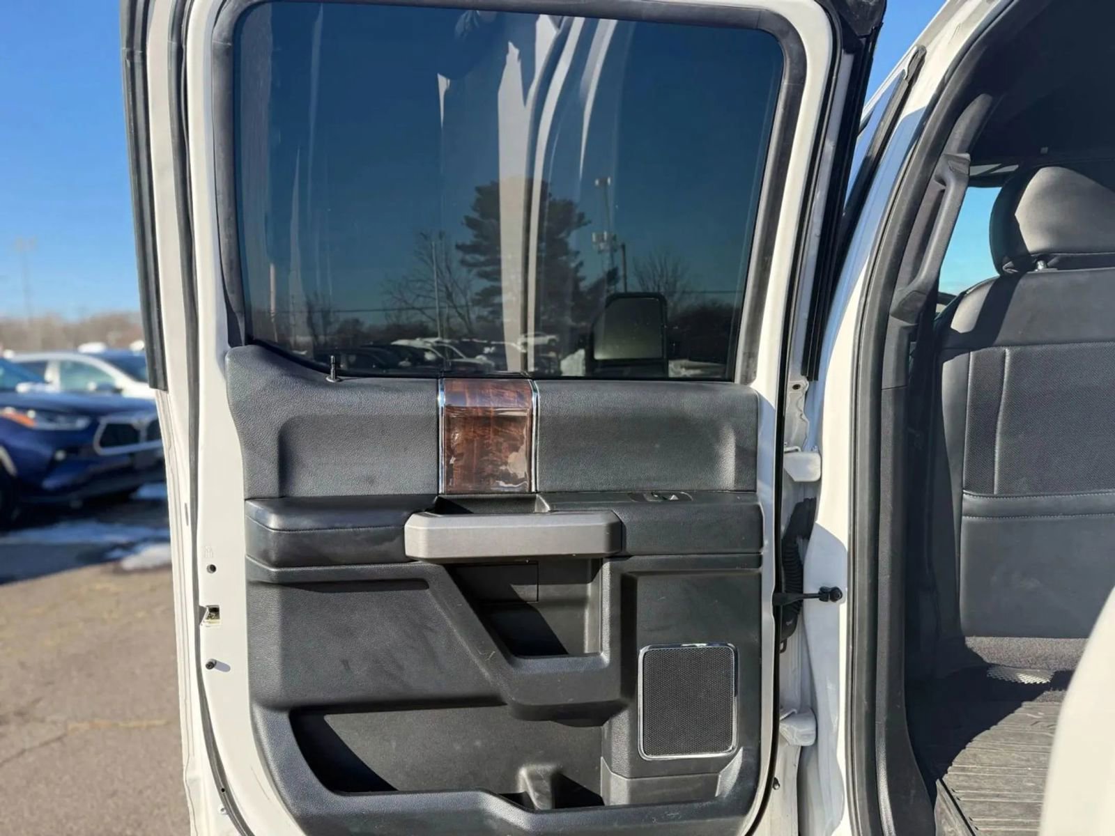 Used 2017 Ford F150 Platinum w/ Equipment Group 701A Luxury image 18