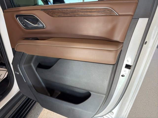 Used 2024 Chevrolet Suburban High Country w/ Advanced Technology Package image 52