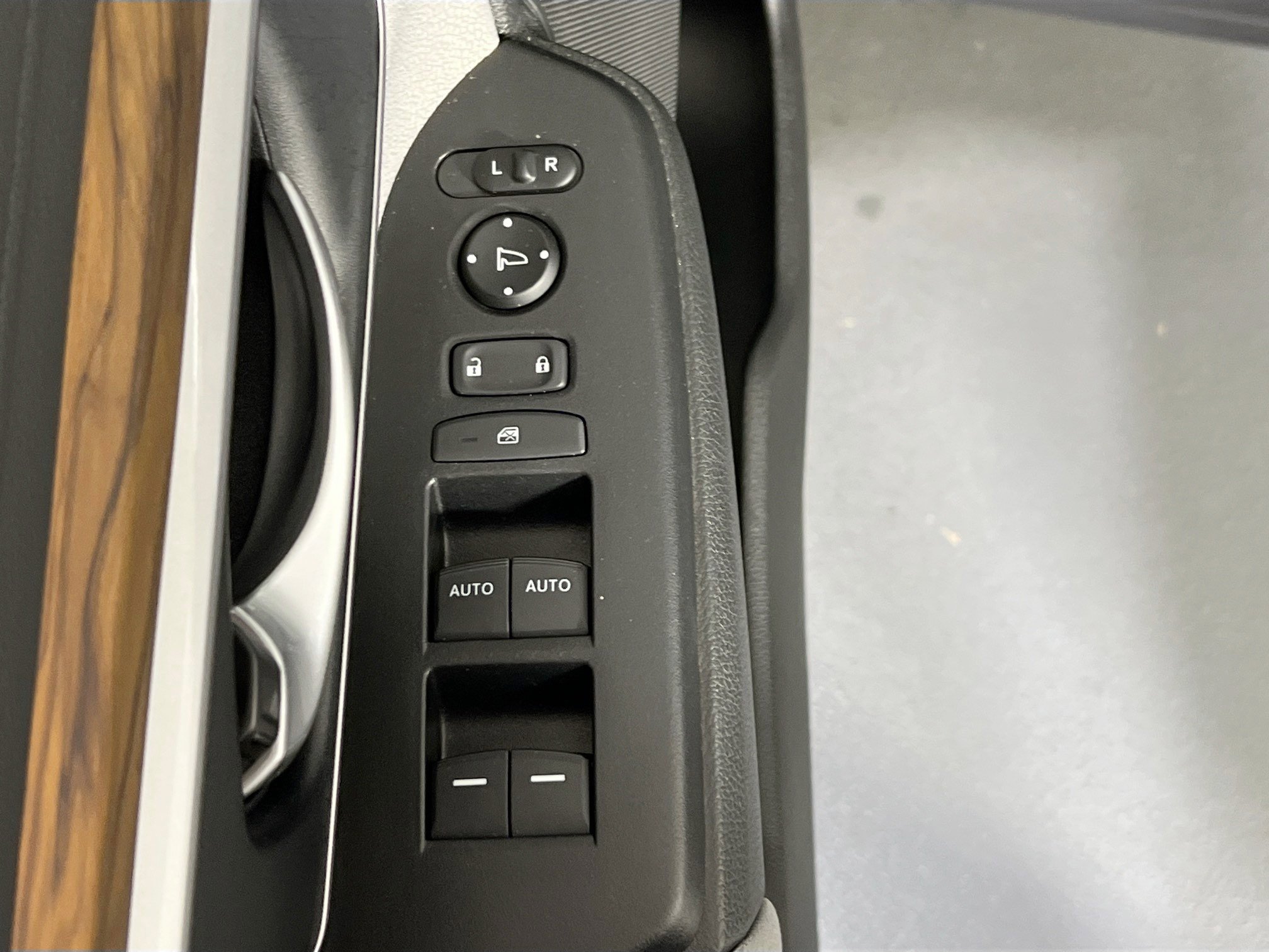 Used 2022 Honda CR-V EX image 17