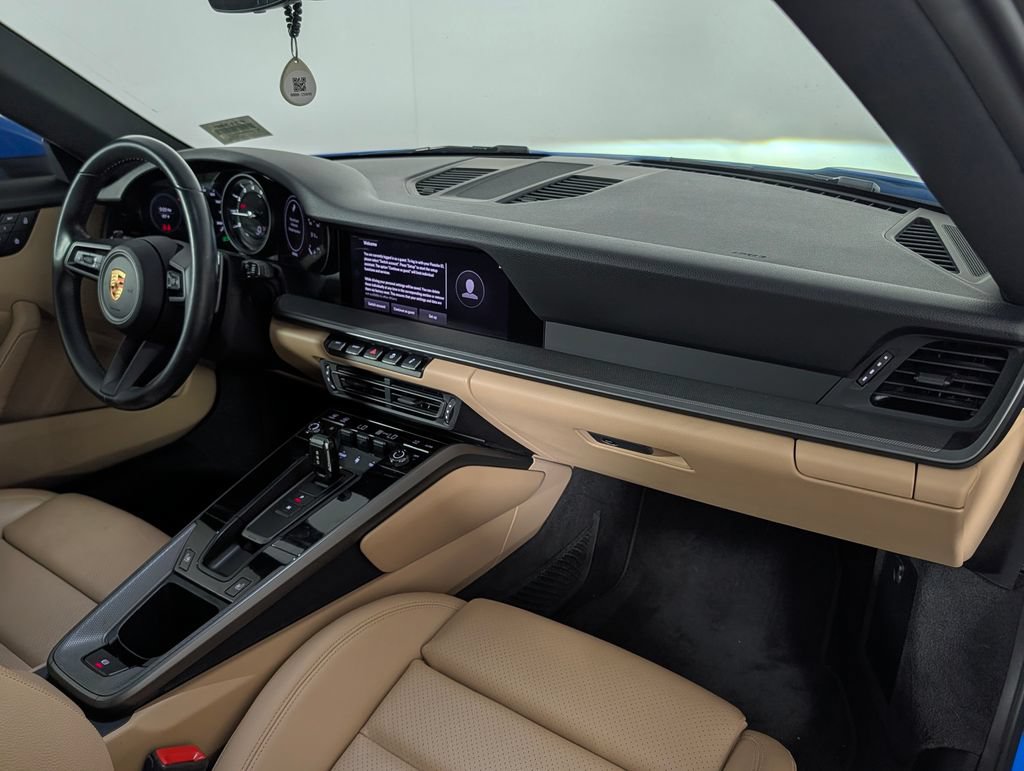 Certified 2023 Porsche 911 Carrera RWD image 18