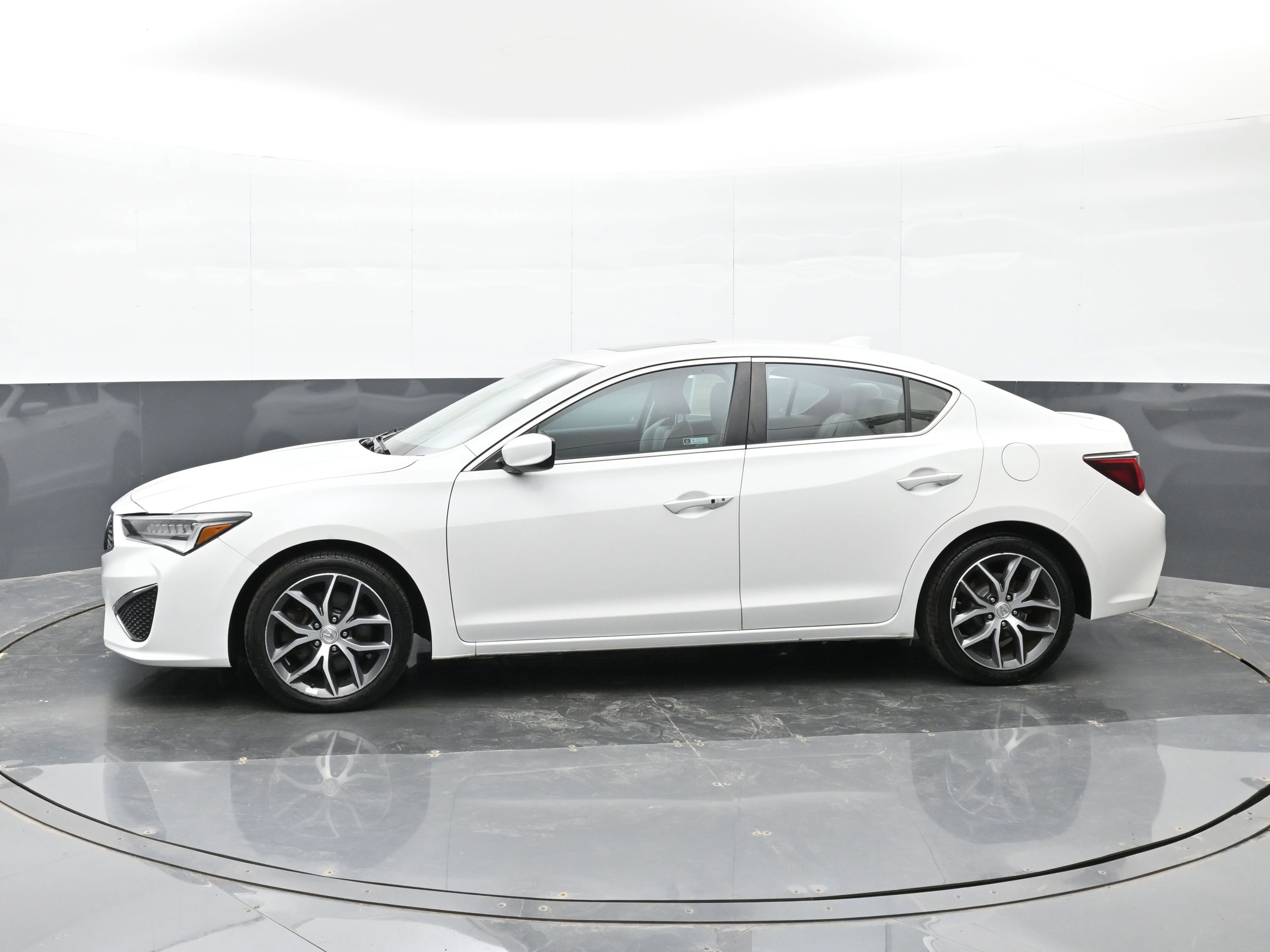 Used 2020 Acura ILX w/ Premium Package image 9
