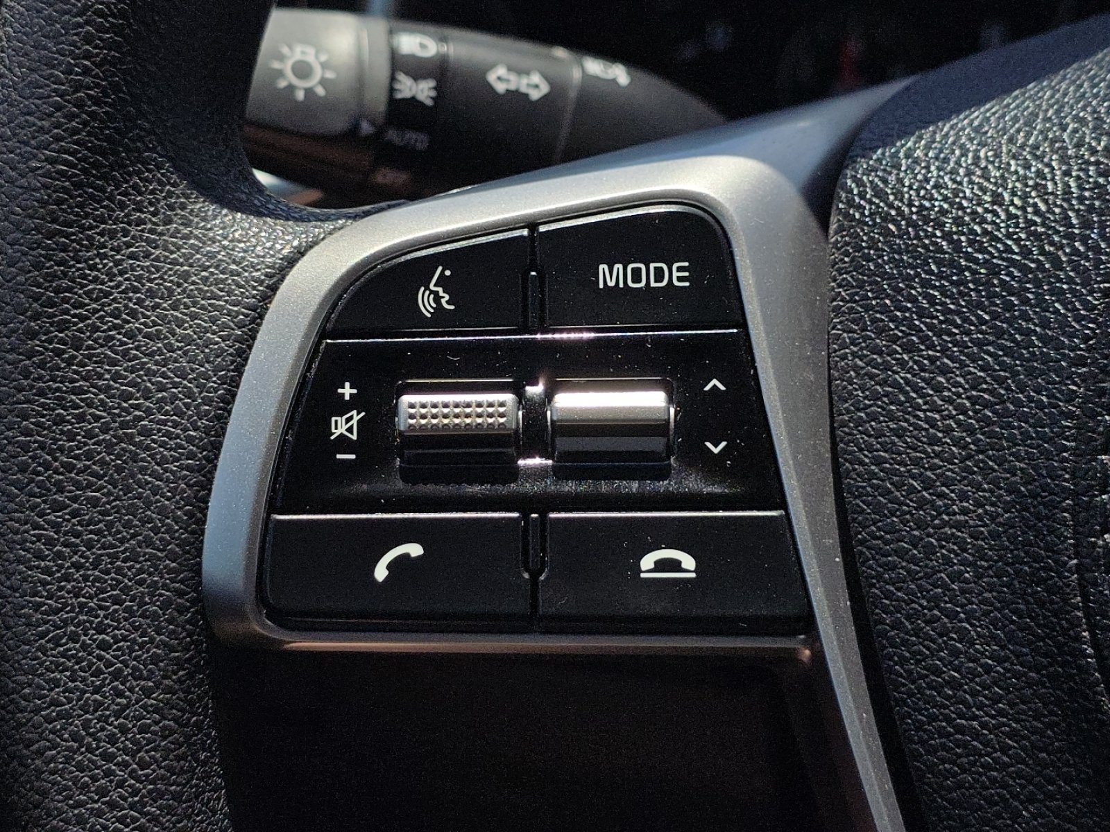 Used 2020 Kia Sorento L FWD image 28
