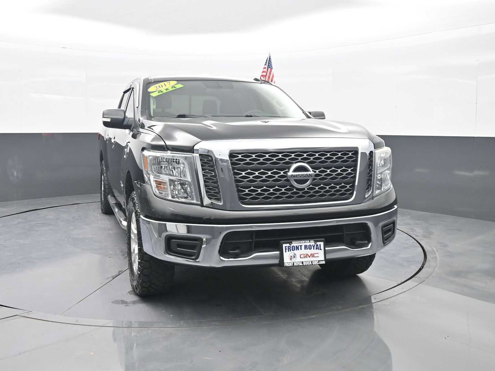 Used 2017 Nissan Titan SV AWD/4WD image 2