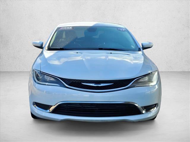Used 2017 Chrysler 200 Limited Platinum image 2
