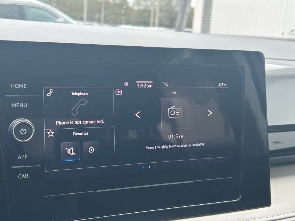 Certified 2025 Volkswagen Taos S image 15