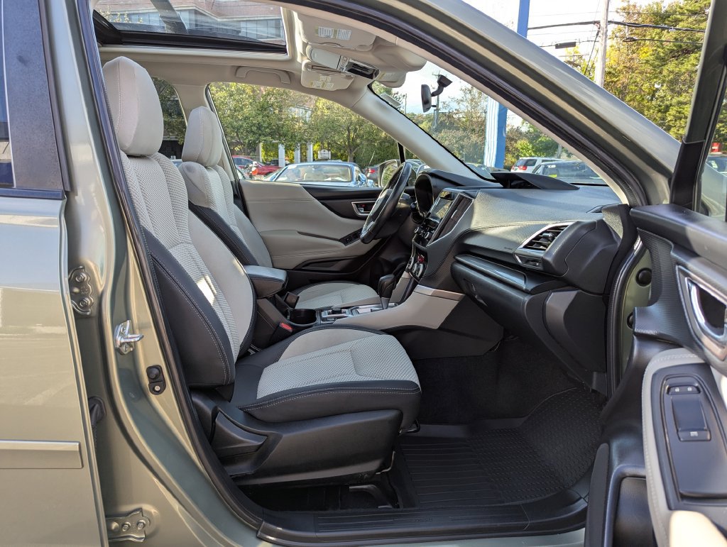 Used 2021 Subaru Forester Premium AWD/4WD image 32