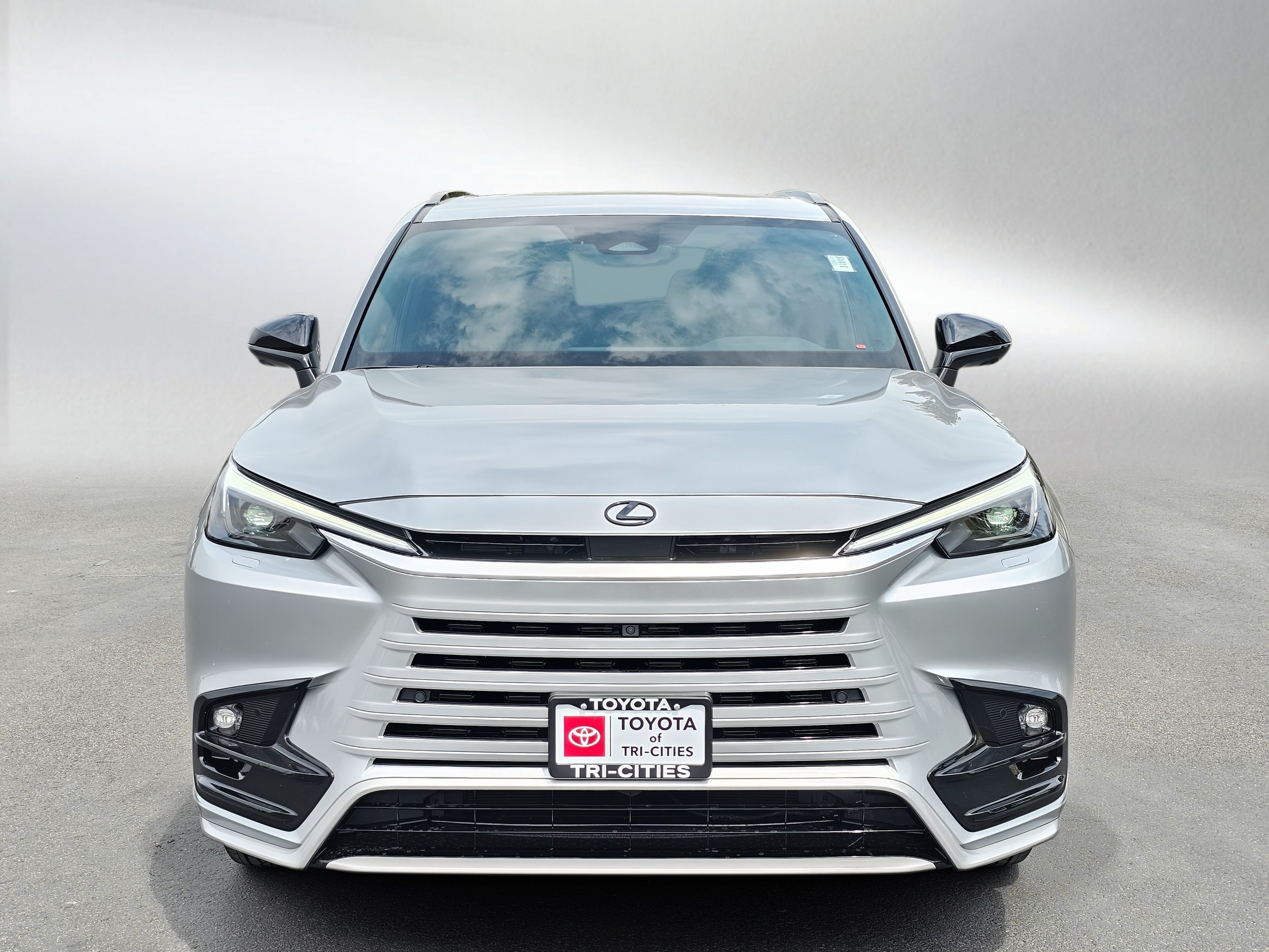 Used 2026 Lexus TX 500h AWD w/ Technology Package image 8