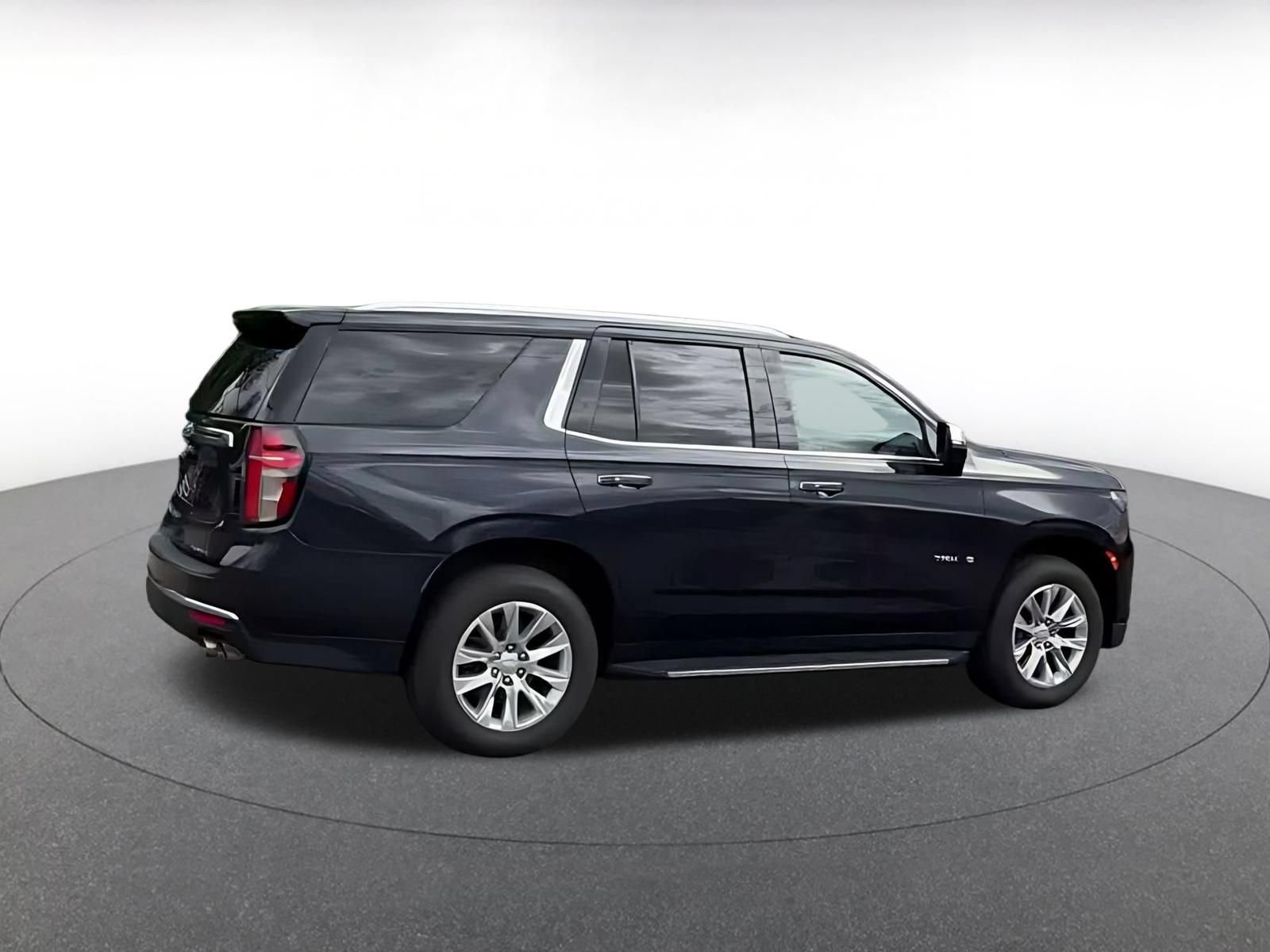 Used 2023 Chevrolet Tahoe Premier AWD/4WD image 13