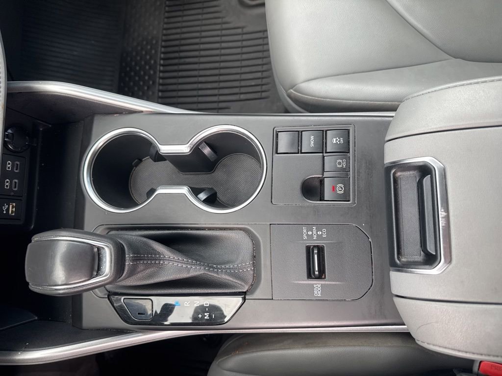 Used 2023 Toyota Highlander L image 24