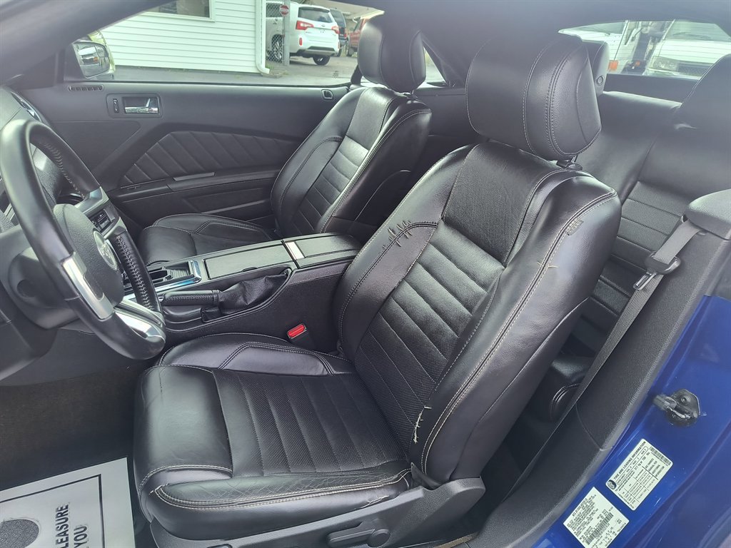 Used 2013 Ford Mustang Premium image 14