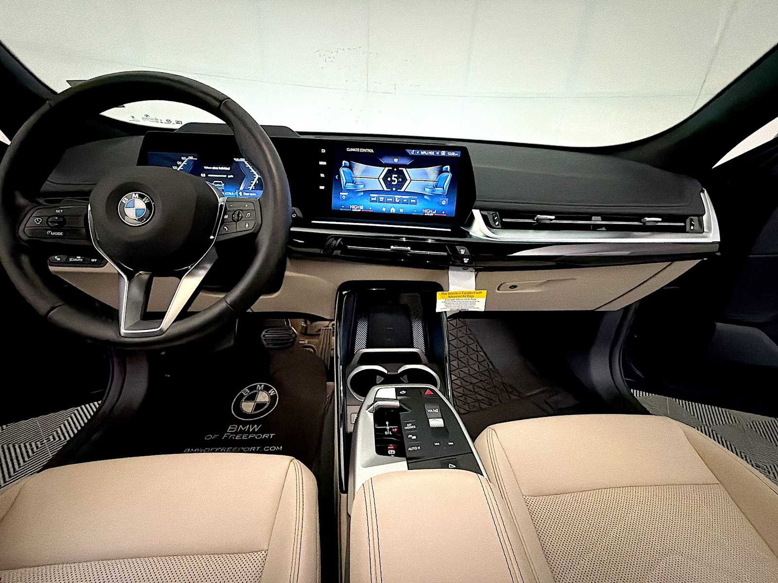 Used 2025 BMW X1 xDrive28i w/ Premium Package image 16