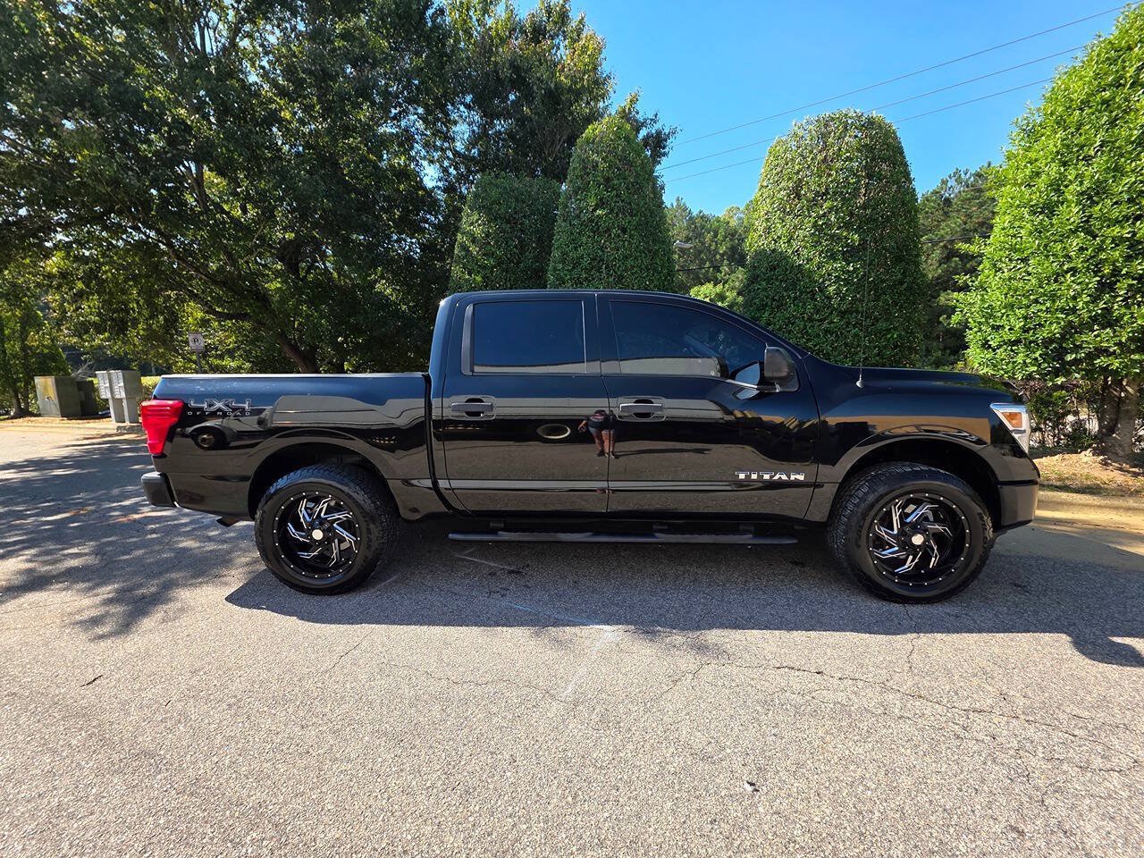Used 2017 Nissan Titan S AWD/4WD image 8