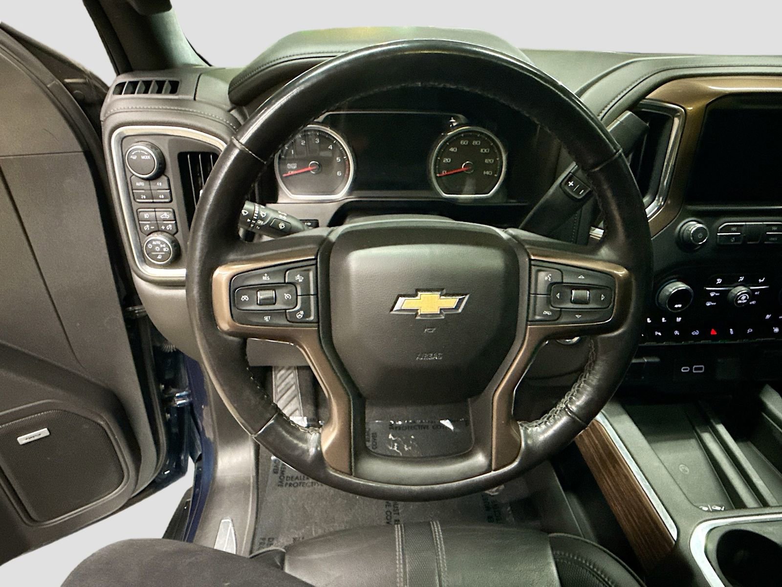 Used 2021 Chevrolet Silverado 1500 High Country w/ Technology Package AWD/4WD image 14