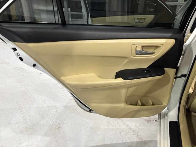 Used 2015 Toyota Camry LE FWD image 14
