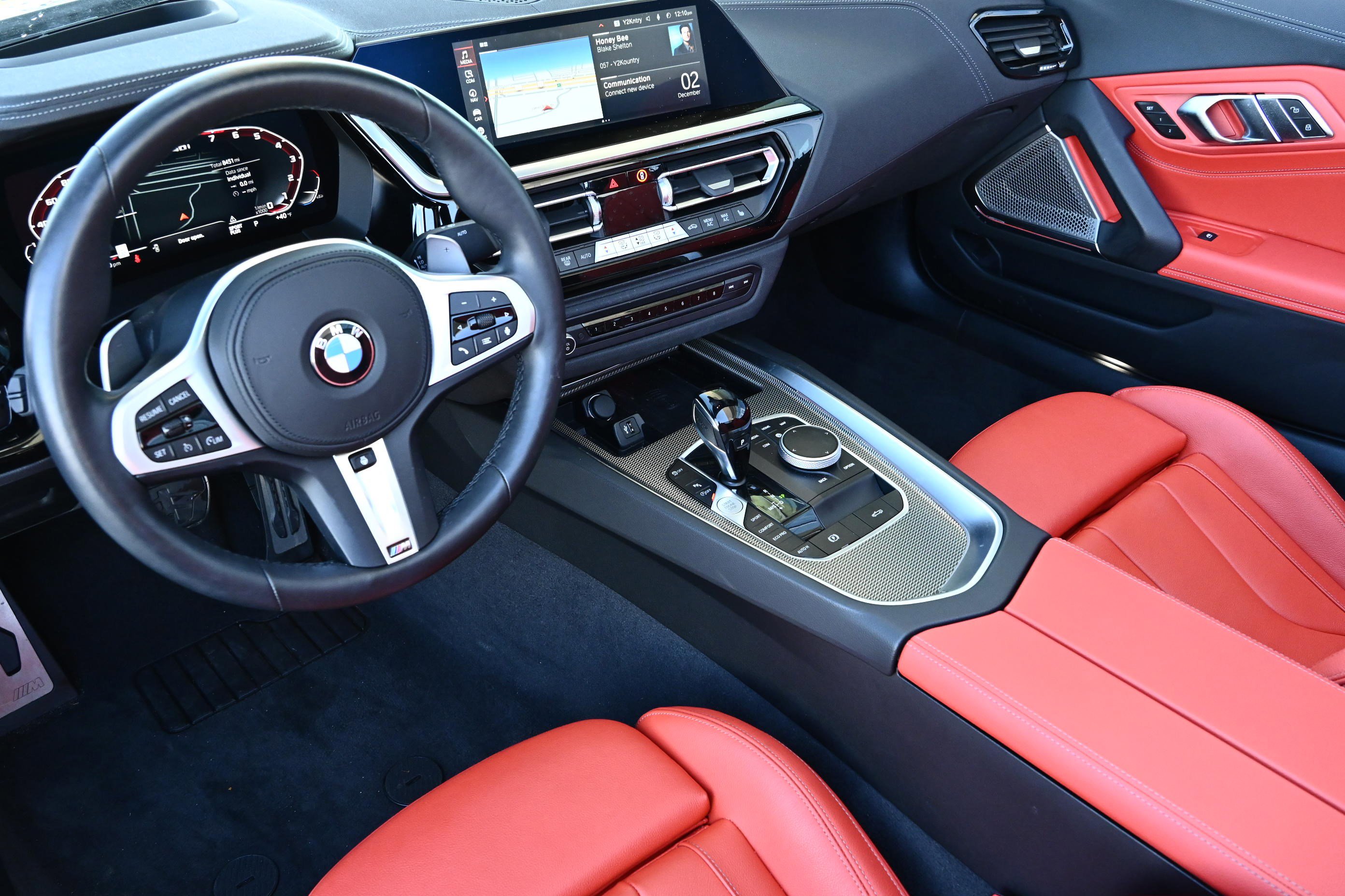 Certified 2025 BMW Z4 M40i w/ Premium Package image 10