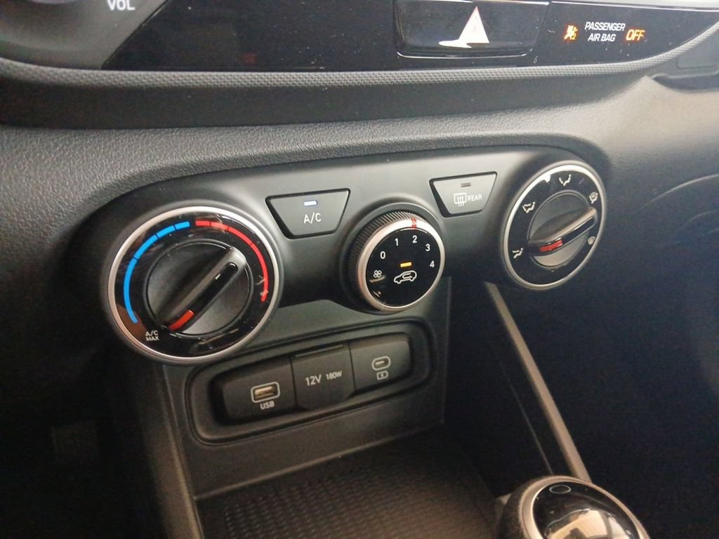New 2026 Hyundai Venue SE FWD image 23