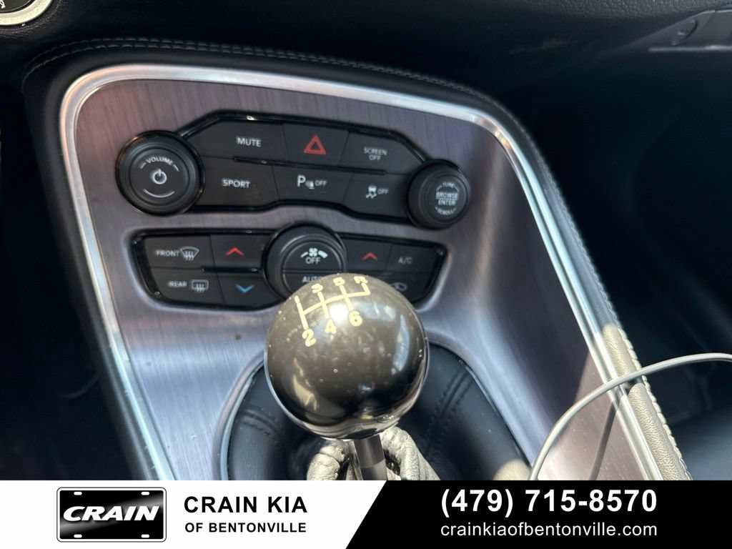 Used 2017 Dodge Challenger R/T w/ Driver Convenience Group RWD image 21