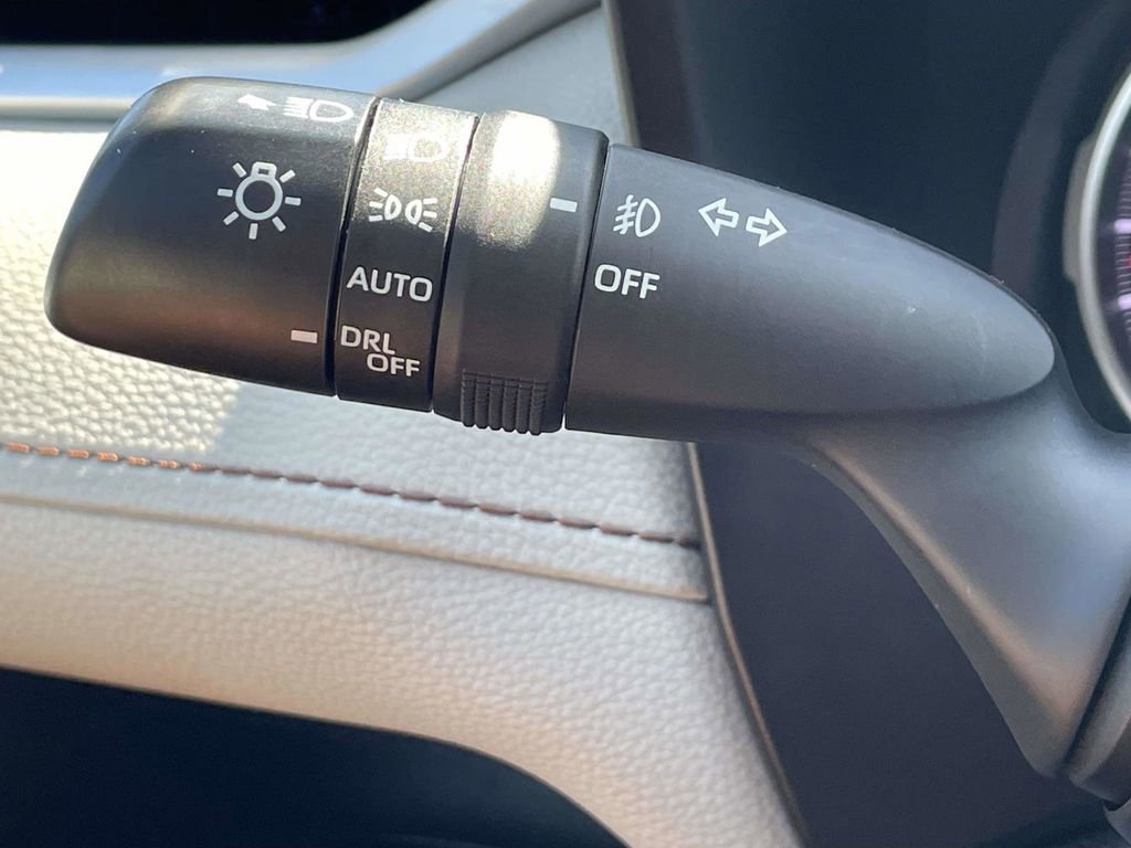 Used 2021 Toyota RAV4 XLE Premium AWD/4WD image 31