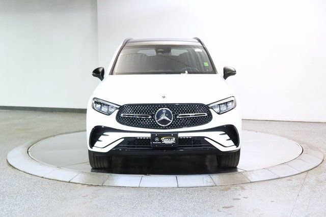 Used 2025 Mercedes-Benz GLC 350e 4MATIC w/ AMG Line image 11