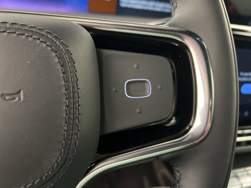 Used 2025 Lincoln Nautilus Premier w/ Equipment Group 102A image 16