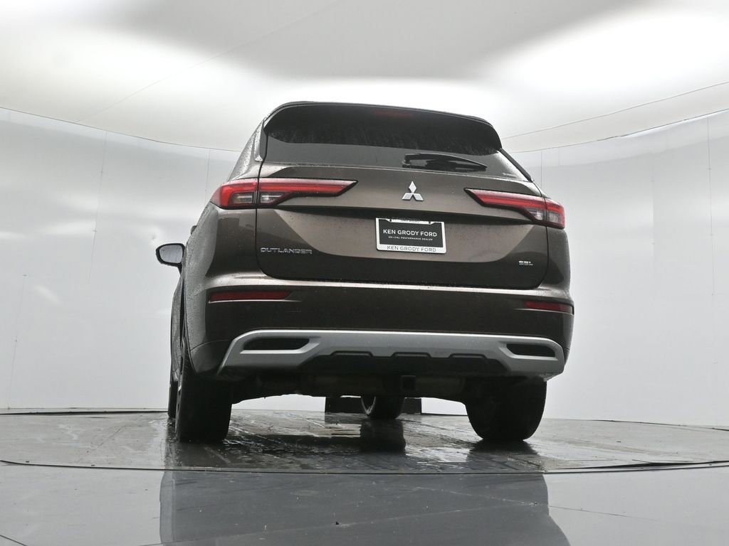 Used 2022 Mitsubishi Outlander SEL image 50