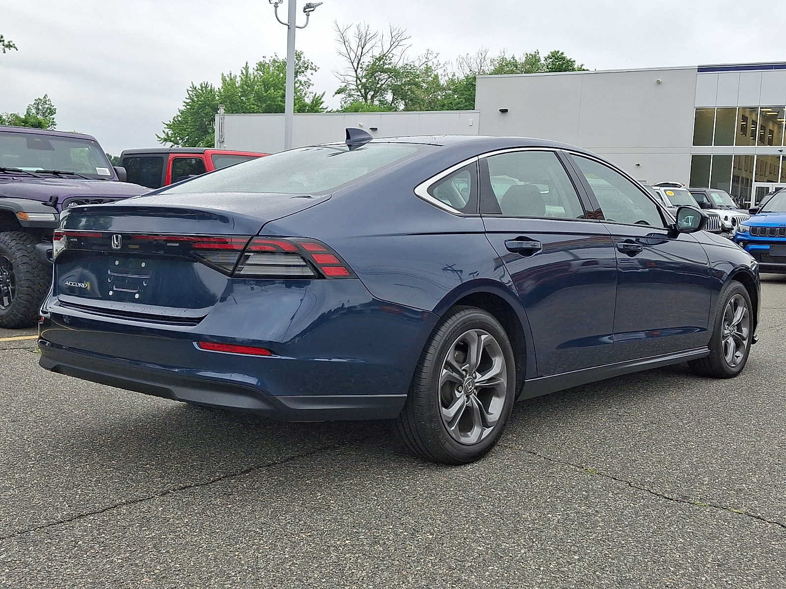 Used 2023 Honda Accord EX image 6