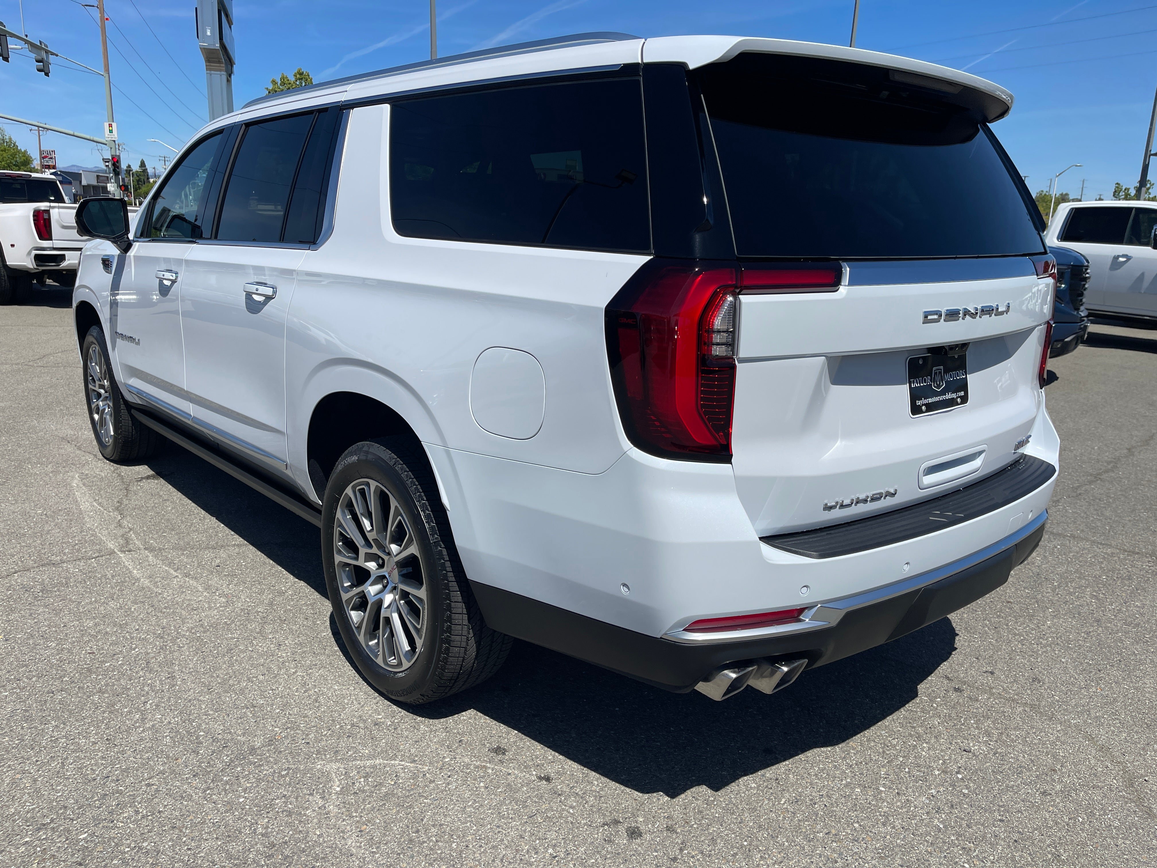 New 2026 GMC Yukon XL Denali AWD/4WD image 7