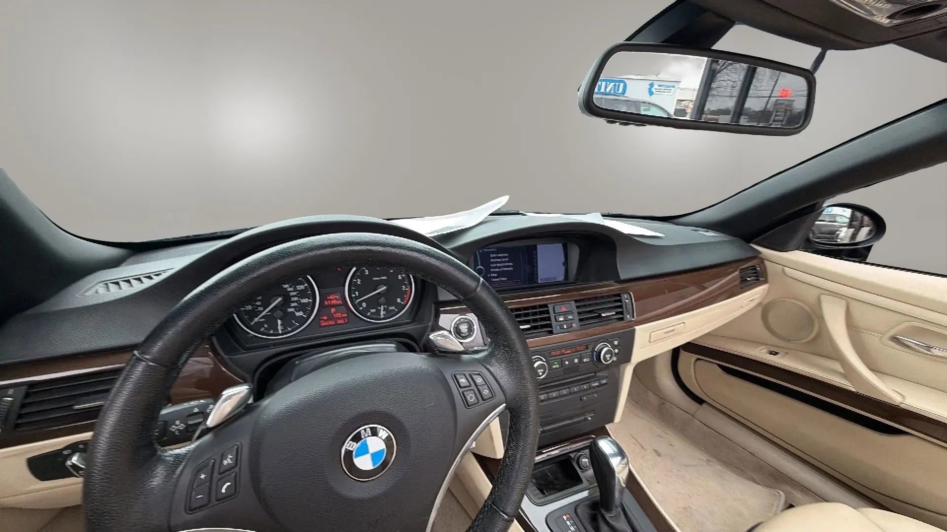 Used 2009 BMW 335i Convertible w/ Premium Pkg image 25